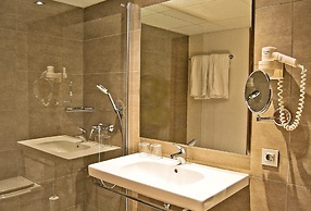 BQ Augusta Hotel