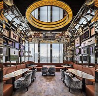 Four Seasons Hotel Hong Kong