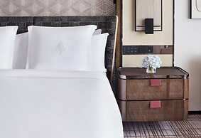Four Seasons Hotel Hong Kong