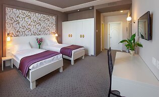 Continental Hotel
