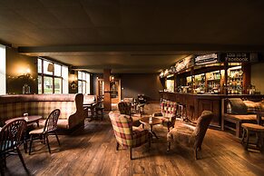 Balmoral Arms