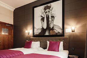 Angel's Share Hotel