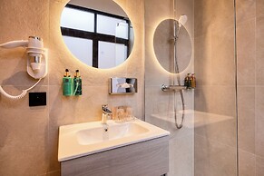 Alma Grand Place Hotel