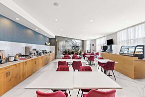 Best Western Plus Montreal East