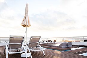 Coral Suites & Spa