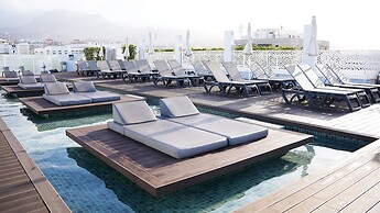 Coral Suites & Spa