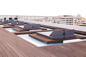 Coral Suites & Spa