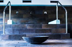 Coral Suites & Spa