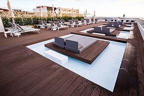 Coral Suites & Spa