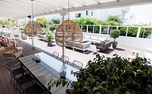 Coral Suites & Spa