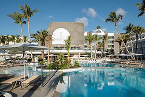 Plus Fariones Suite Hotel
