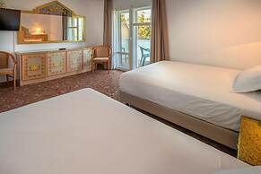 Hotel Canada Palace