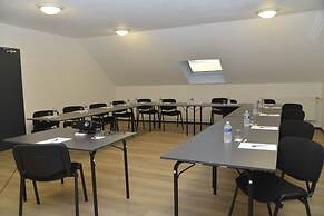 Logis Cris Hôtel et Restaurant - Lyon Sud-Est