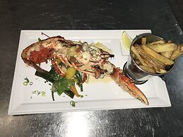 Logis Cris Hôtel et Restaurant - Lyon Sud-Est