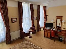 Grange Clarendon