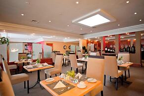 Protea Hotel by Marriott Windhoek Furstenhof