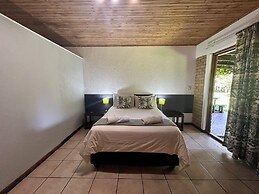Airport Bird & Game Lodge