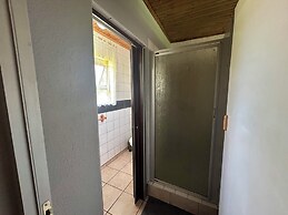 Airport Bird & Game Lodge