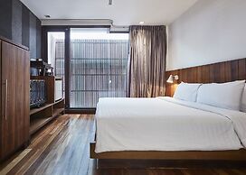 Luxx at Silom