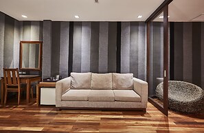 Luxx at Silom
