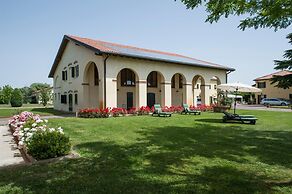 Hotel Venice Resort Airport