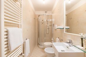 Hotel Venice Resort Airport