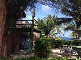 Acamaya Reef Cabanas - Caravan Park
