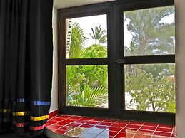 Acamaya Reef Cabanas - Caravan Park