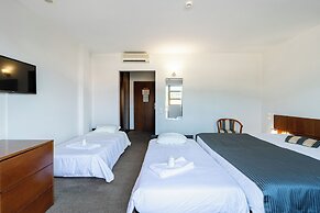La Fontaine Hotel