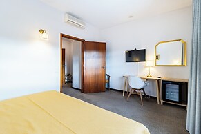 La Fontaine Hotel