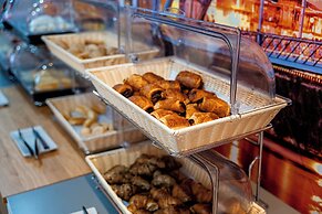 La Fontaine Hotel