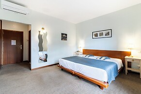 La Fontaine Hotel