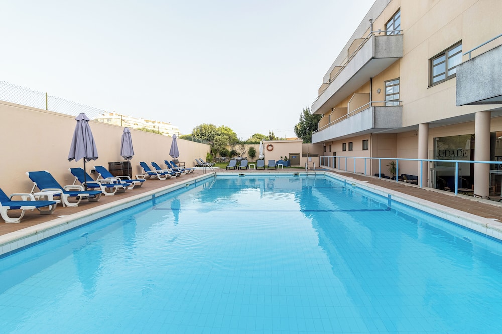 La Fontaine Hotel