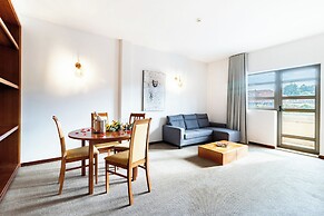 La Fontaine Hotel