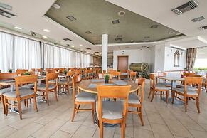 Golden City Hotel