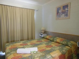 Country Road Motel