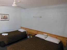 Country Road Motel
