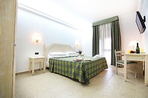 Pausania Inn