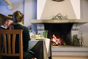 Pausania Inn