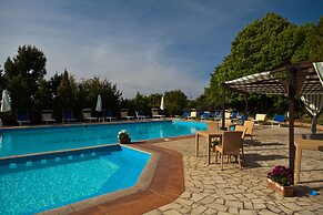 Pausania Inn