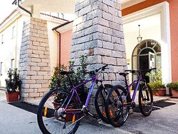 Pausania Inn