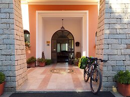 Pausania Inn