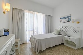 Hotel Pinos Playa