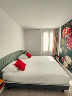 Garden Hotel