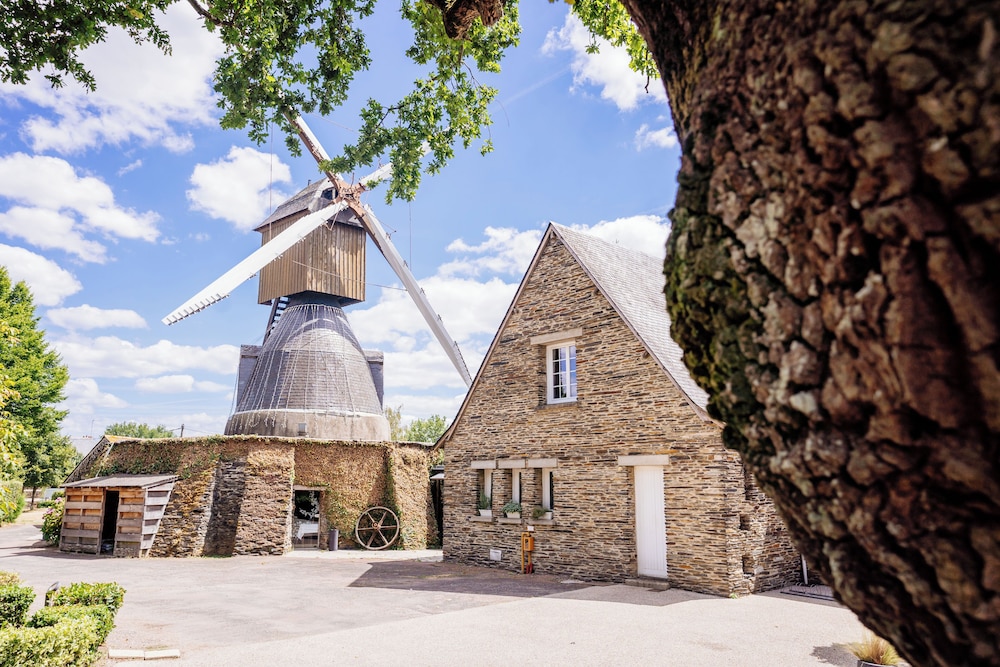 Logis Hôtel Domaine du Moulin Cavier - Restaurants & Spa