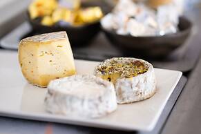 Logis Hôtel Domaine du Moulin Cavier - Restaurants & Spa