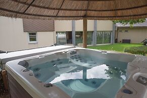 Logis Hôtel Domaine du Moulin Cavier - Restaurants & Spa