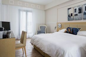 Lagos Mare Hotel