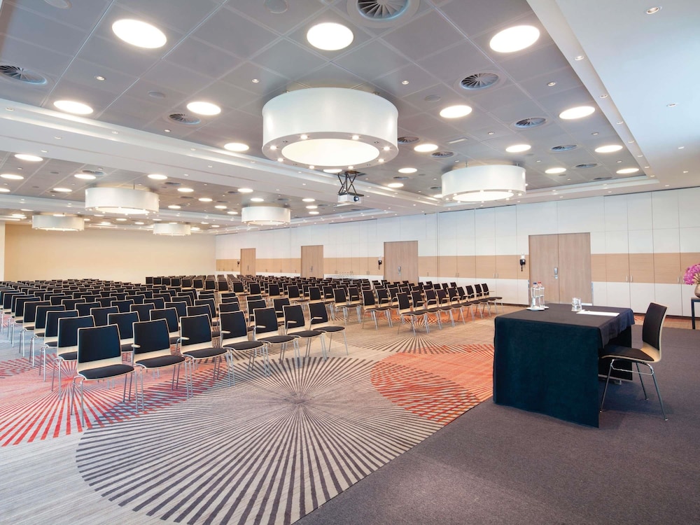 Mövenpick Hotel Amsterdam City Centre