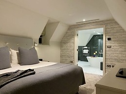 Barnett Hill - Luxury Hotel